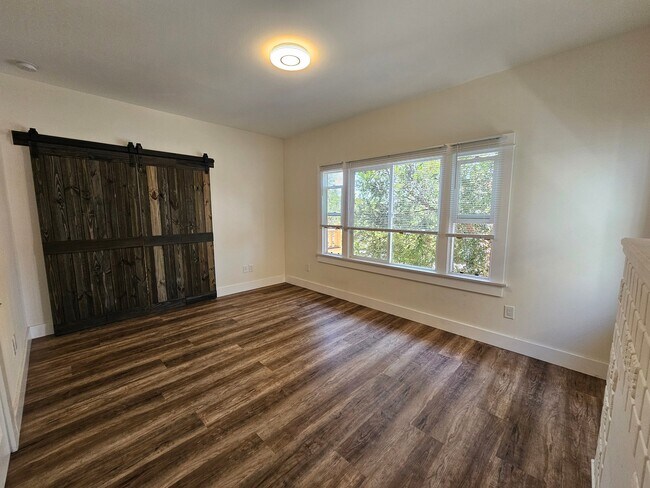 Foto del edificio - 740 Lime Ave