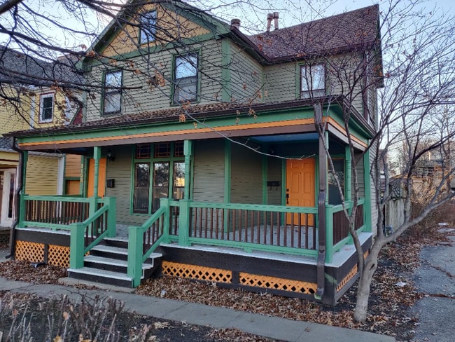 Building Photo - 3158 Oak St