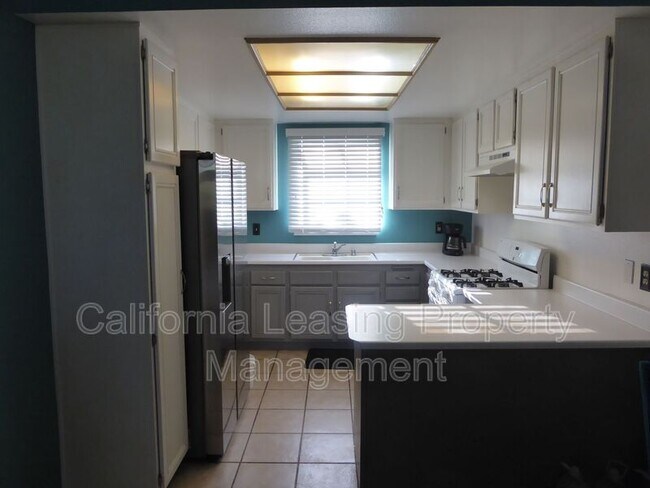 Foto del edificio - 18211 Flynn Dr