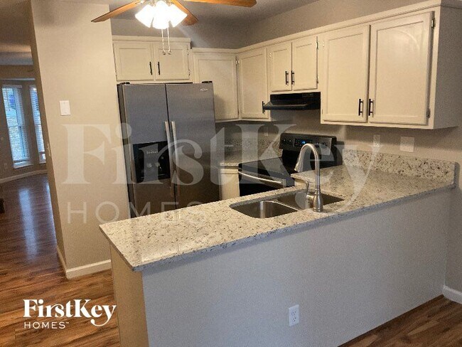 Foto del edificio - 181 Whitehall Dr