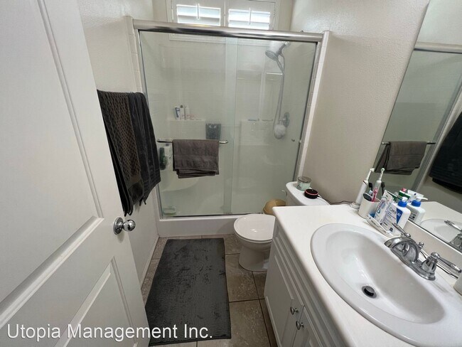 Building Photo - 5 br, 3.5 bath House - 4757 Marrieta St