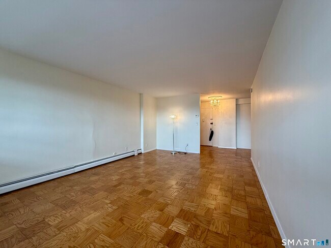 Foto del edificio - 30 Glenbrook Rd