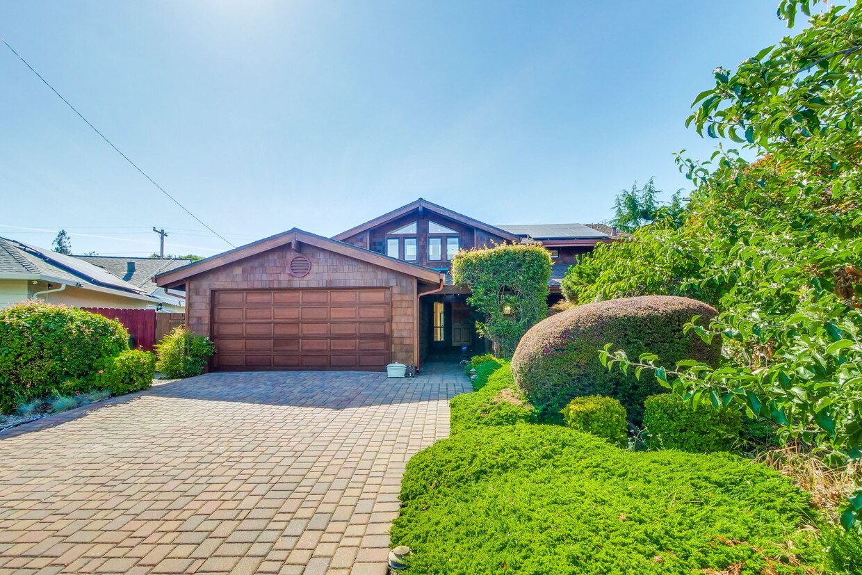 3 bedroom 2.5 bath home in San Jose! - 3 bedroom 2.5 bath  home in San Jose!