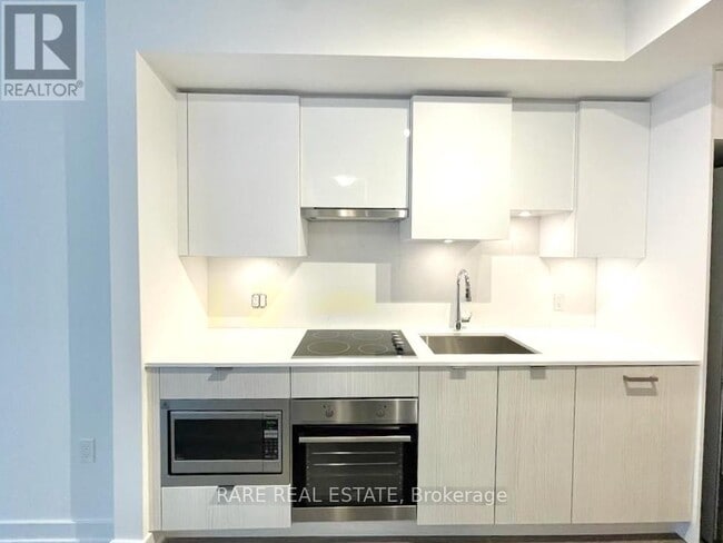 Building Photo - 195 Redpath Ave