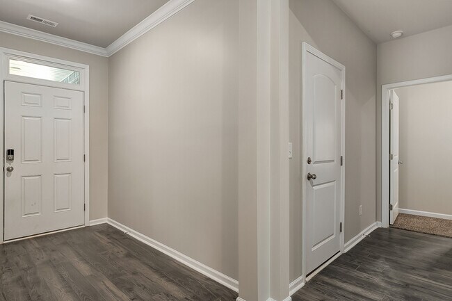 Foto del edificio - 120 River Haven Dr
