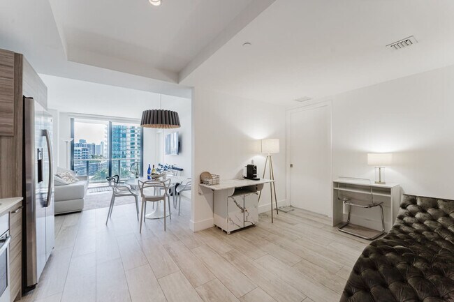 Foto del edificio - 101 NE 34th St