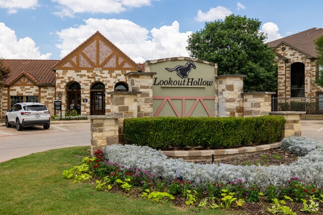 Building Photo - Lookout Hollow