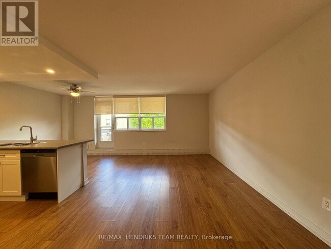 Building Photo - 158 Fitch St