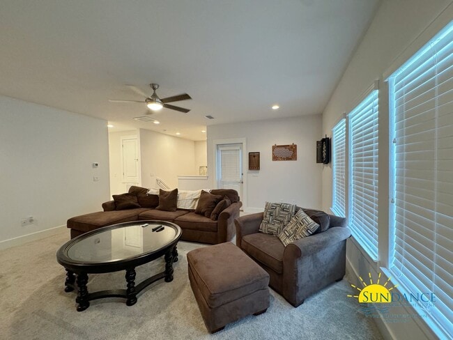Building Photo - Stunning Destin Oaks Townhouse with Commun...