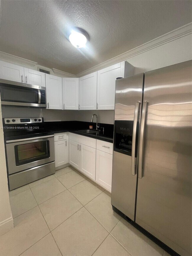 Foto del edificio - 11195 SW 1st St