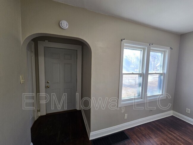 Building Photo - 511 Ricker St