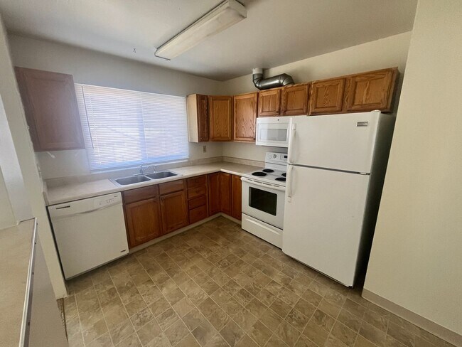 Foto del edificio - 1702 Holmes Dr