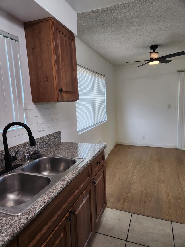 Building Photo - 6561 Fulton Ave