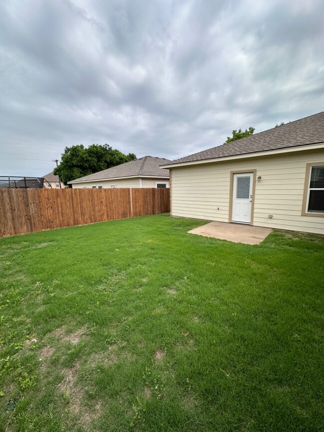 Photo - 990 Sierra Vista Ct House