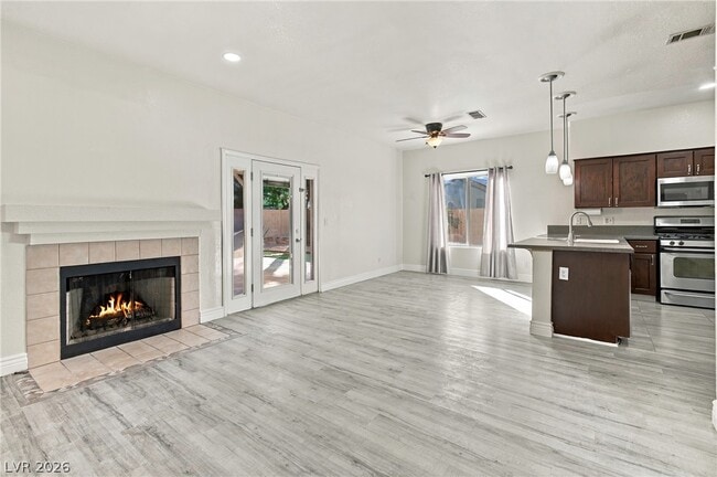 Building Photo - 2304 Chatfield Dr