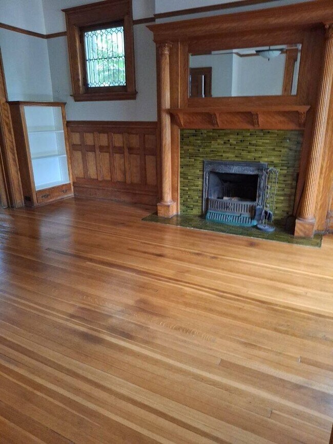 Photo - King George Apartment