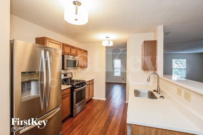 Building Photo - 15393 Border Dr