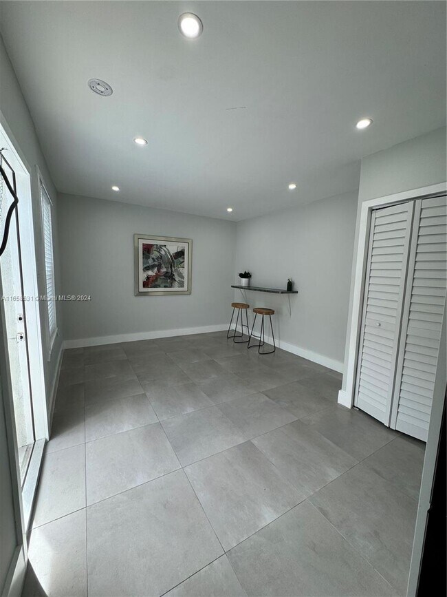 Foto del edificio - 6335 N Miami Ave
