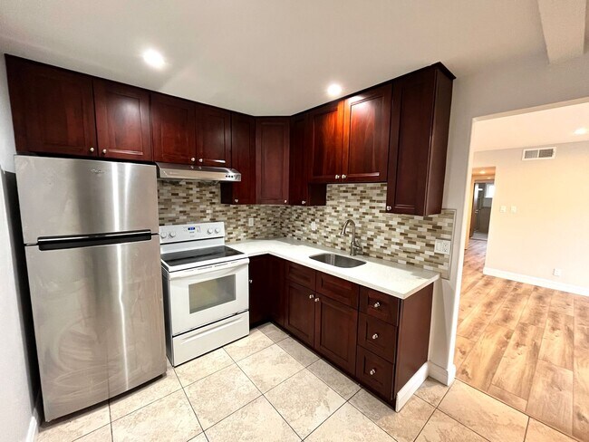Foto del edificio - Urban Oasis- Stylish 2 Bedroom Condo+ Den ...