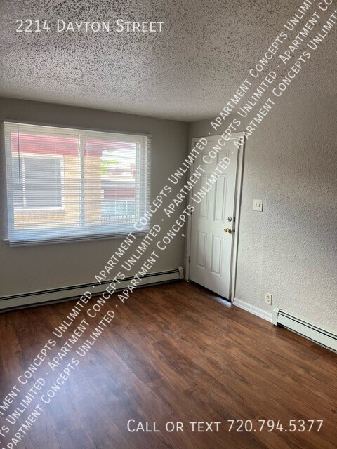 Building Photo - 2214 Dayton St
