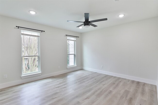 Building Photo - 9511 Fondren Rd