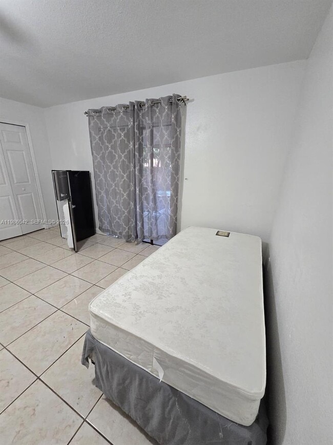 Building Photo - 28021 SW 142nd Ct