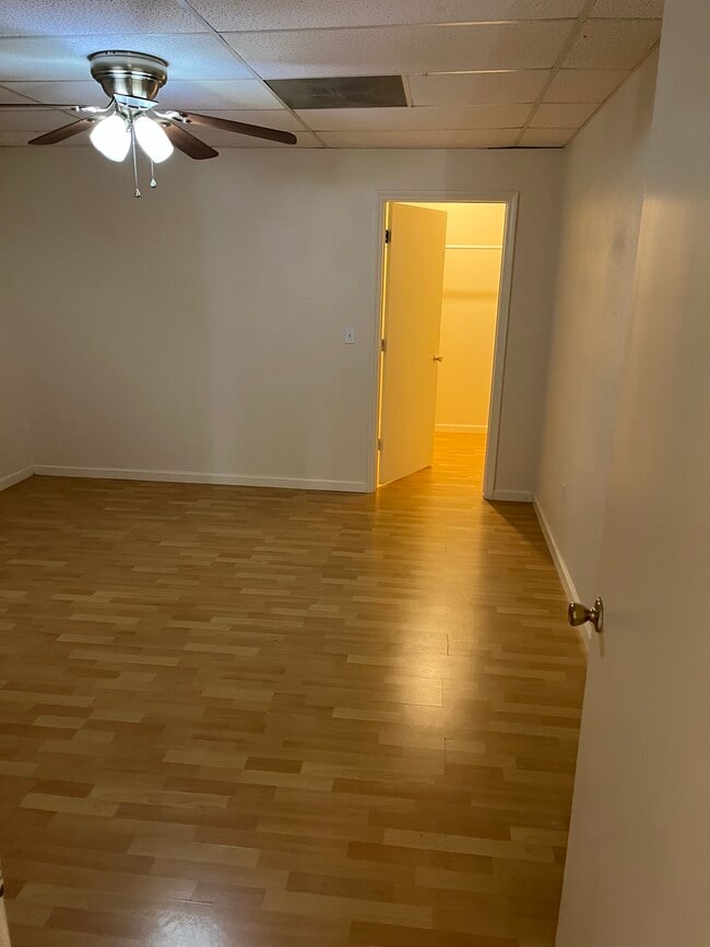 Building Photo - 305 Faye Ave