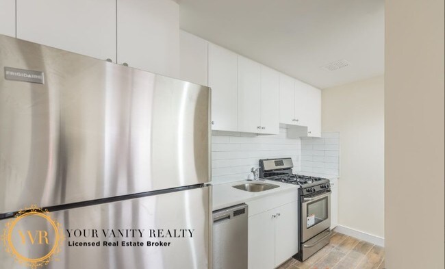 Building Photo - 2527 23rd St