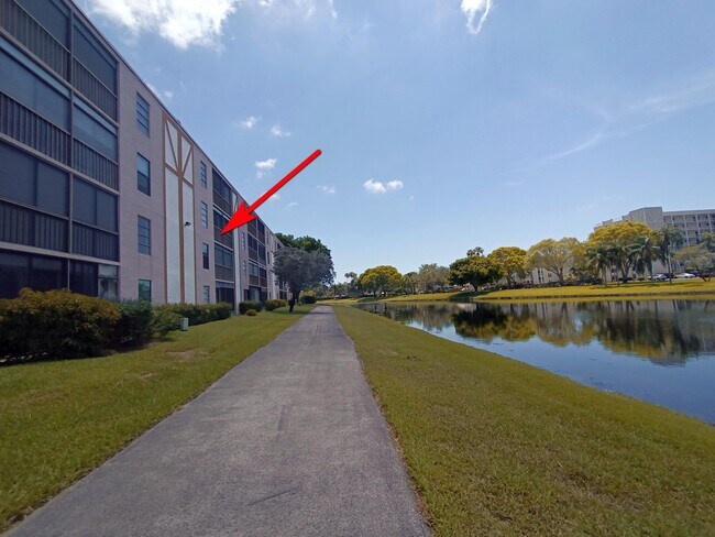 Building Photo - 7320 Amberly Ln