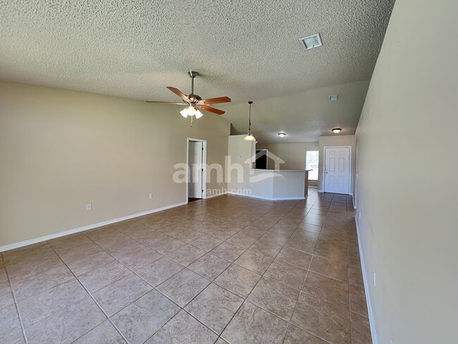 Foto del edificio - 224 Sawyerwood Pl