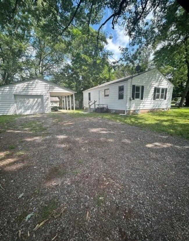 Foto del edificio - 1729 Mullens Ave