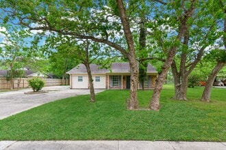 Building Photo - 18610 Anne Dr