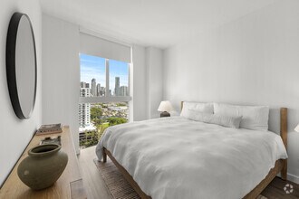 2BR, 2BA - 961SF - Bedroom - 2000 Biscayne