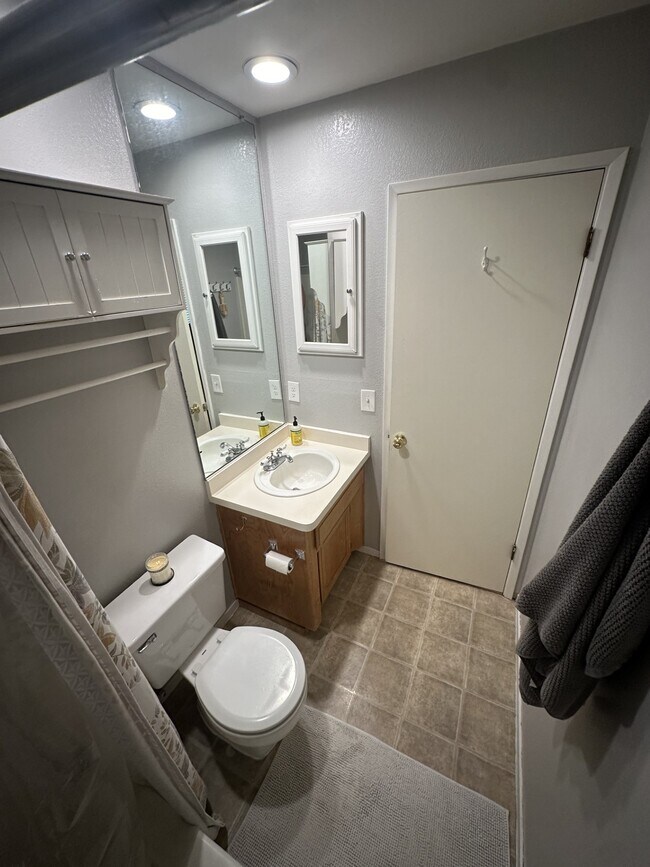 Foto del edificio - 779 Victorian Park Dr