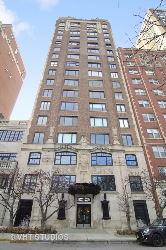 Primary Photo - 2130 N Lincoln Park W