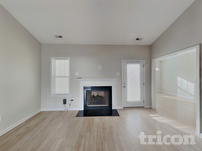 Foto del edificio - 232 Whetstone Dr