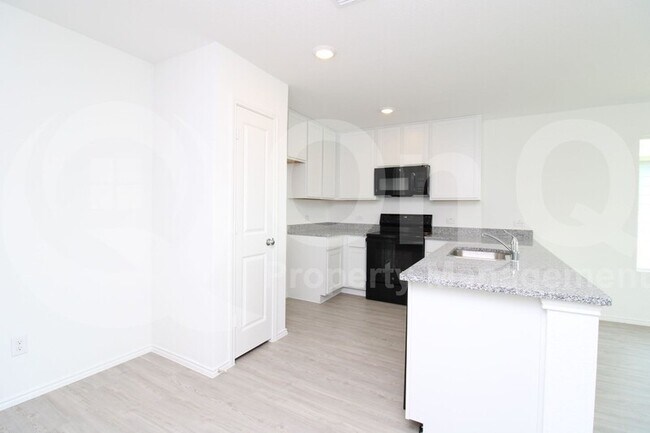 Building Photo - 5847 Rock Maple Dr