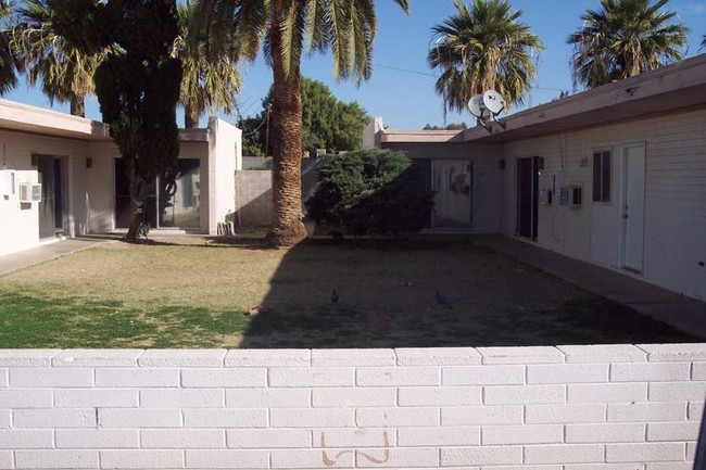 Foto del edificio - Palm Lane Apartments