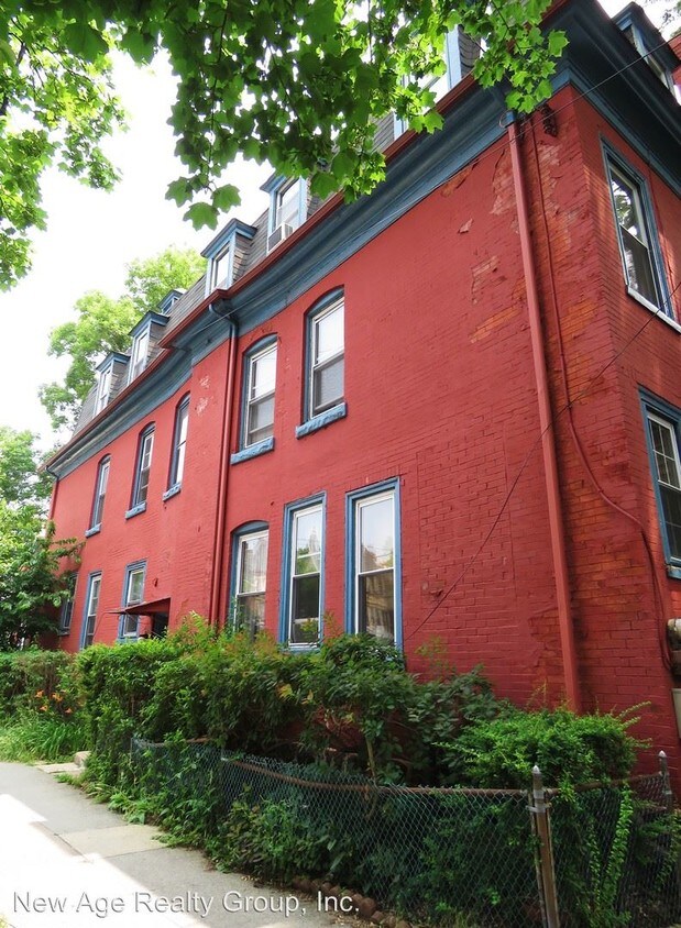 Primary Photo - 4338 Pine St