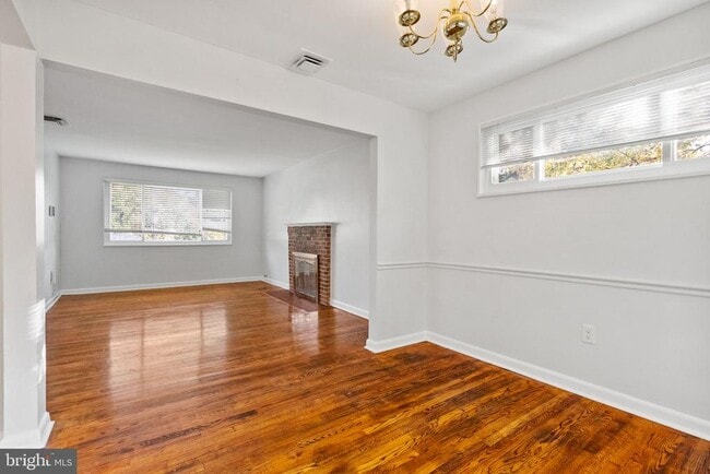 Building Photo - 3001 Fairhill Ct