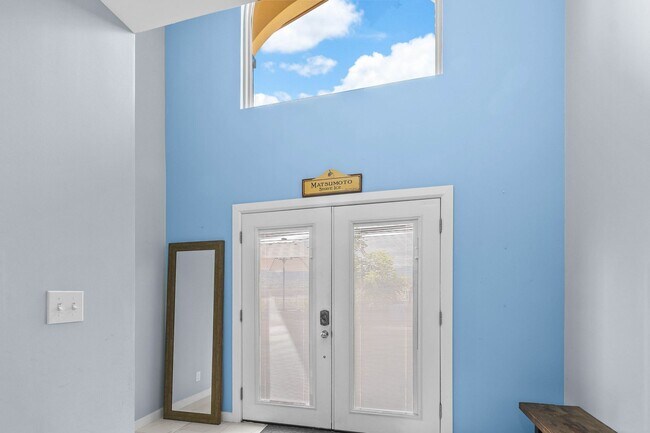 Foto del edificio - Upgraded 5 bedroom, 3 bath home