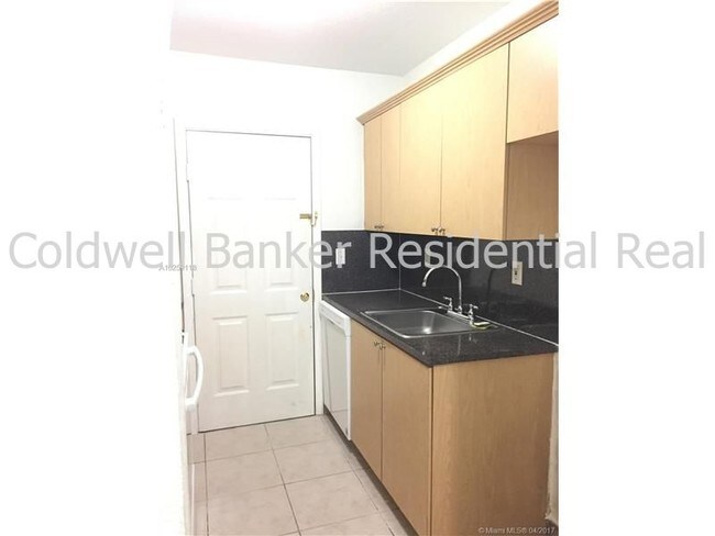 Foto del edificio - 981 NE 169th St