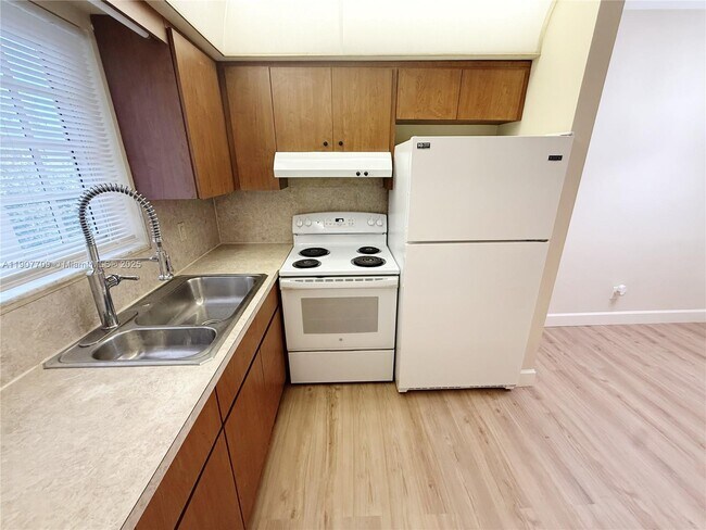 Foto del edificio - 216 SW 10th St