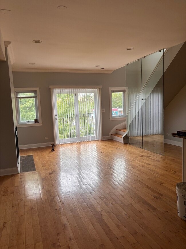 Building Photo - 4933 S Prairie Ave