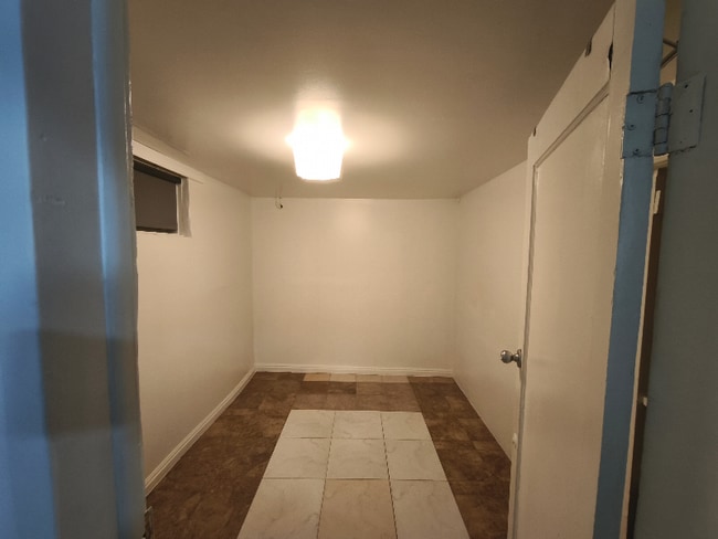 Building Photo - 1062 W 300 N