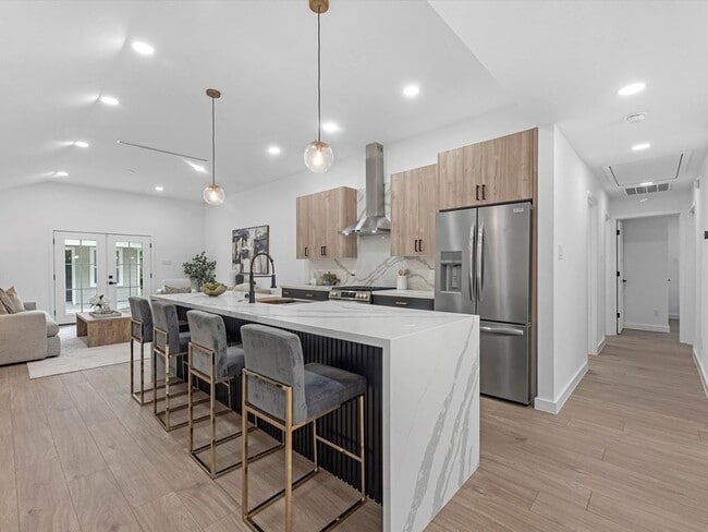 Photo - 1826 Woodcrest Dr House