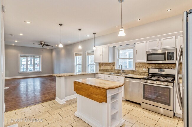 Building Photo - 1028 N Karlov Ave