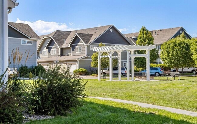 Foto del edificio - 3331 Apple Blossom Ln