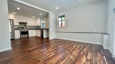 Building Photo - 696 29th St