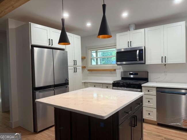 Building Photo - 493 Sybil Ln SE